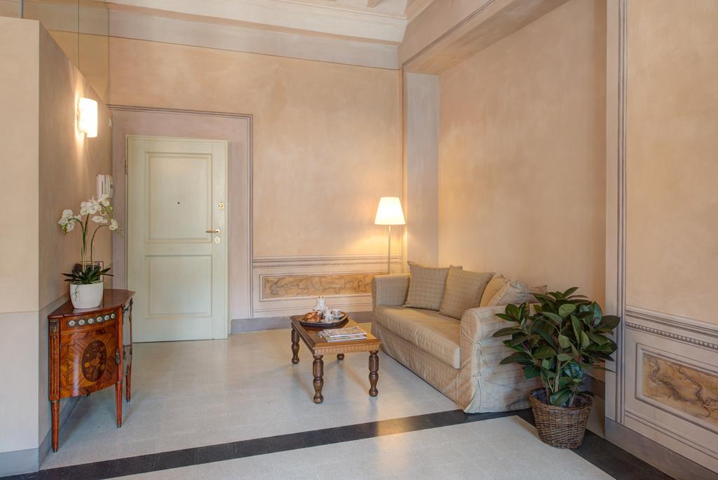 Palazzo Piazza Mazzini Hotel Pescia Room photo