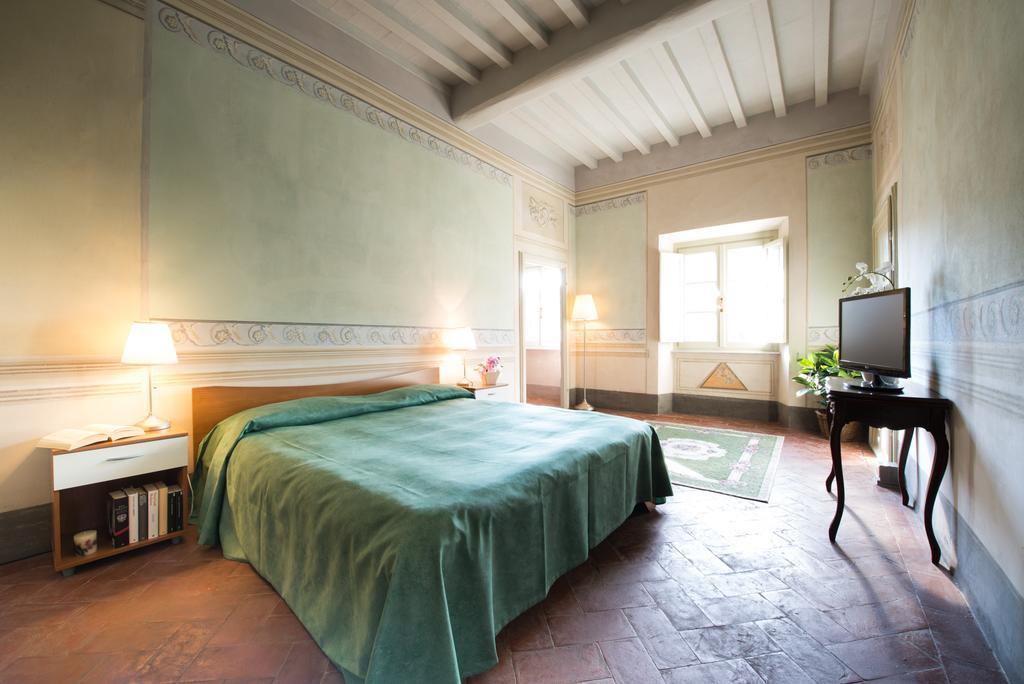 Palazzo Piazza Mazzini Hotel Pescia Room photo