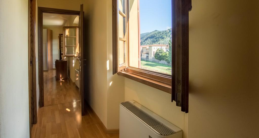 Palazzo Piazza Mazzini Hotel Pescia Exterior photo